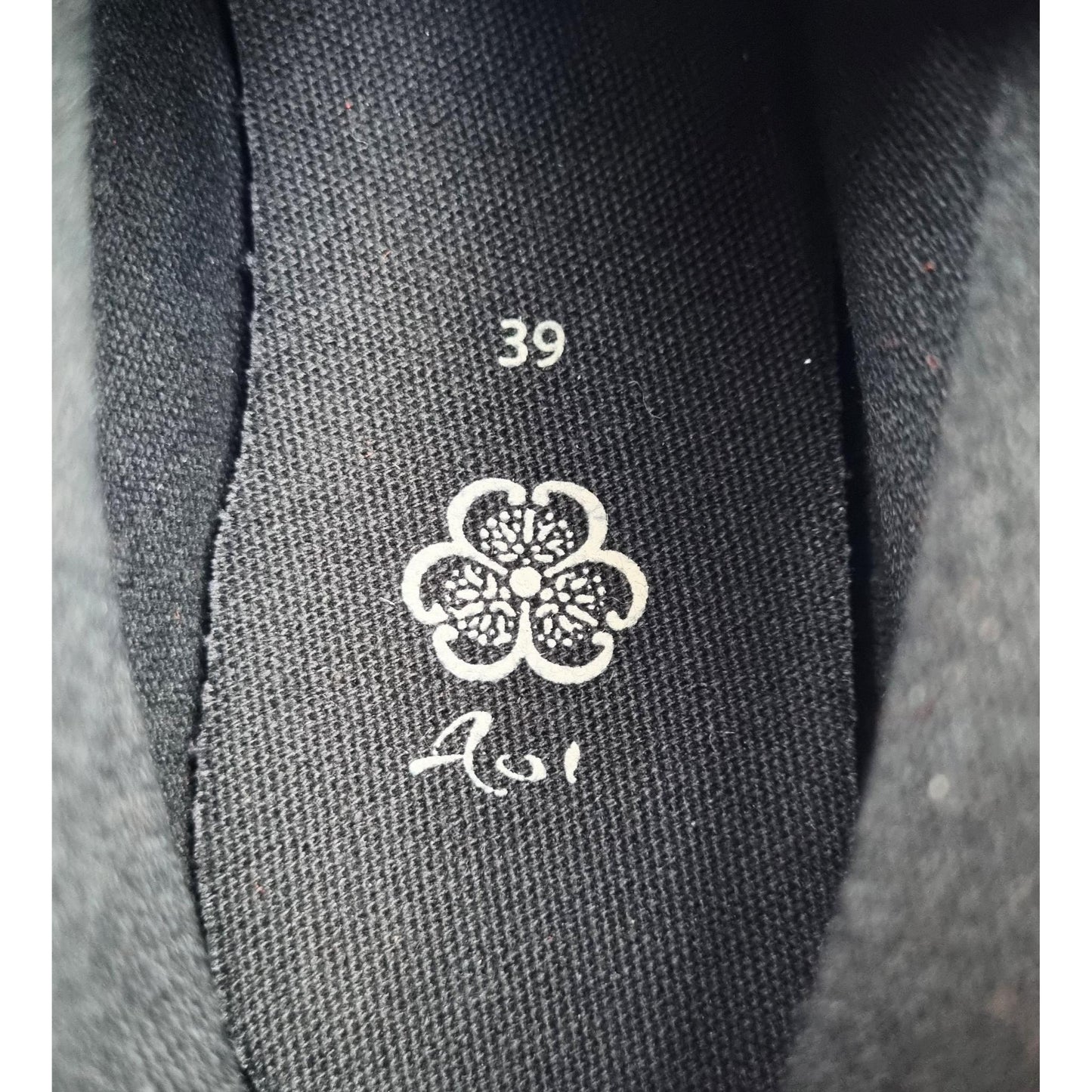 OBI Sneaker - Black Size 39