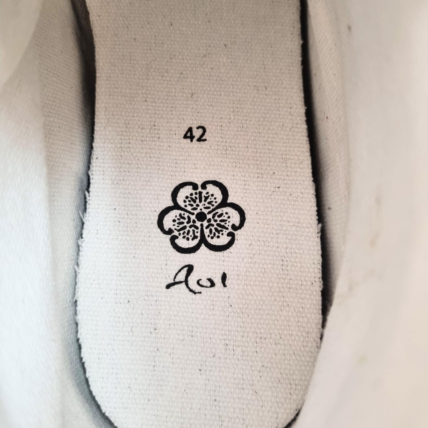 OBI Sneaker - White Size 42