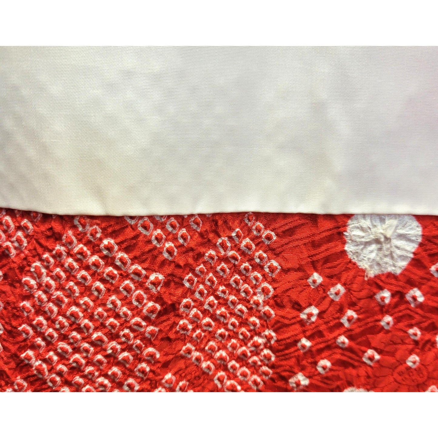 Veste Kimono Haori en Soie Vintage – Art Traditionnel du Shibori (Teinture à la main) Rouge