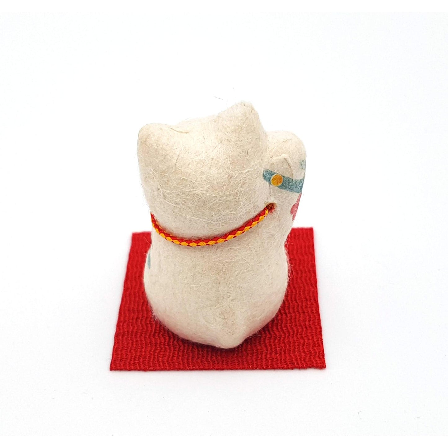 Maneki-neko doll figurine made of torn washi paper