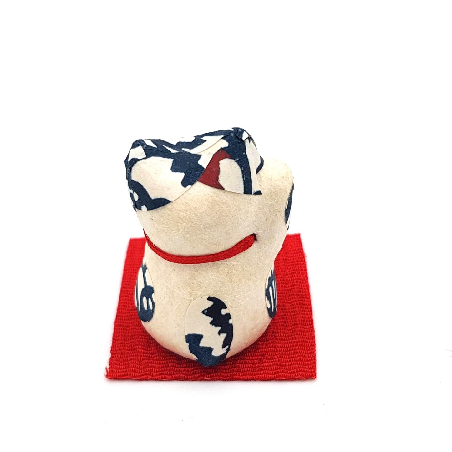 Maneki-neko doll figurine made of torn washi paper