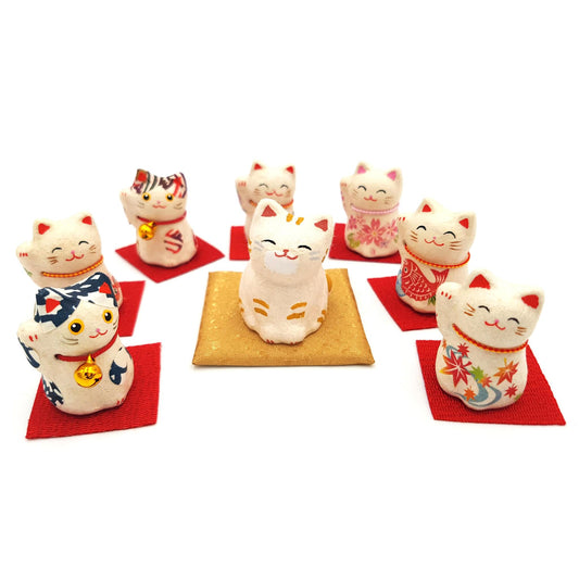 Maneki-neko doll figurine made of torn washi paper