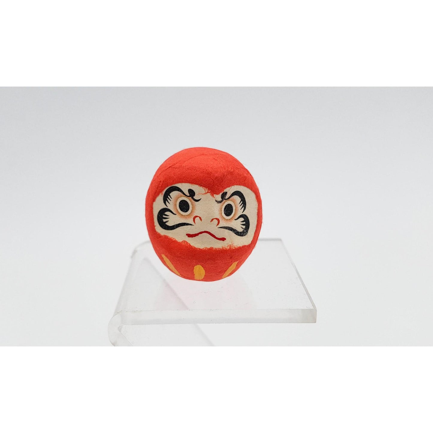 Mini Daruma en papier maché accompagné d'une prédiction