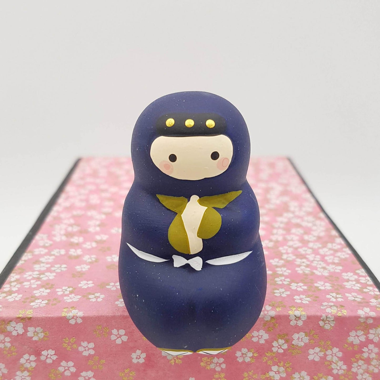 Figurine assise - Personnage Traditionnel