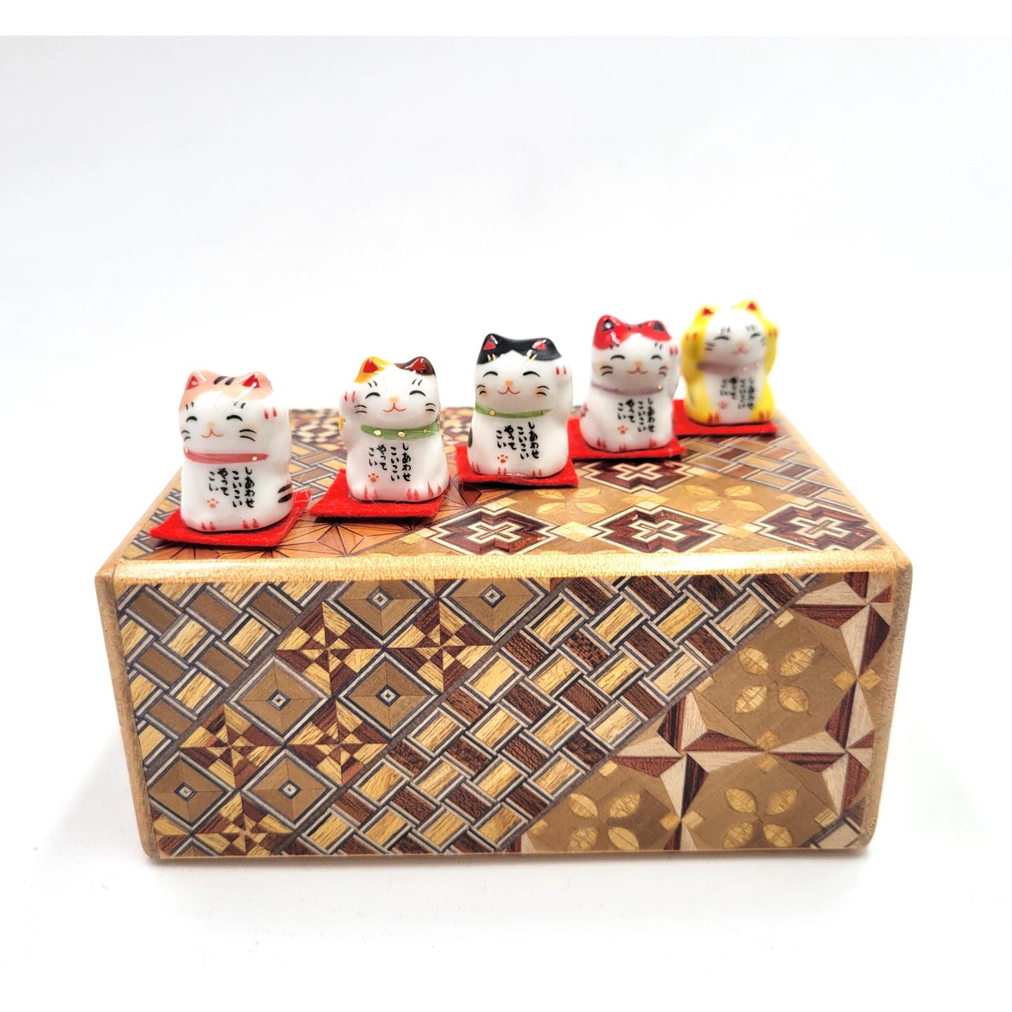 Set of 5 Tiny Maneki Neko with mat – Lucky Cats