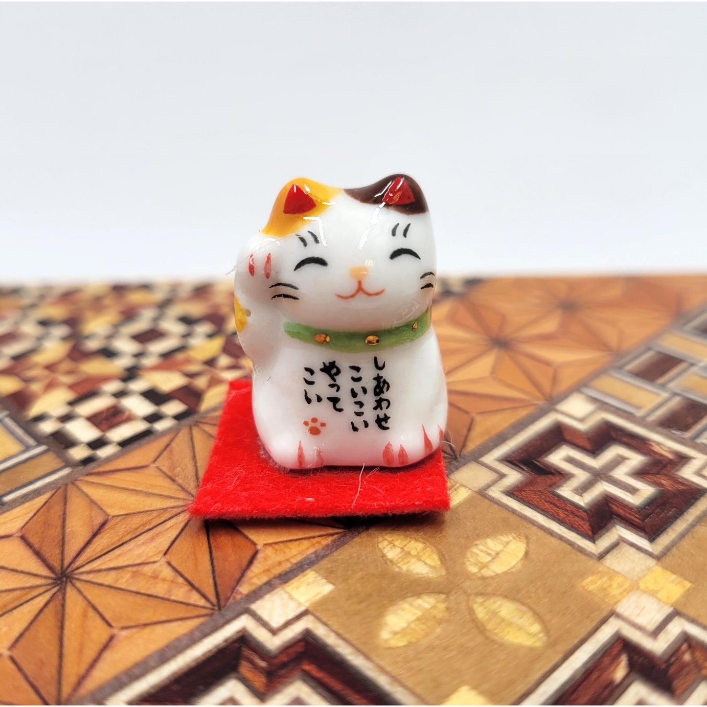 Set of 5 Tiny Maneki Neko with mat – Lucky Cats