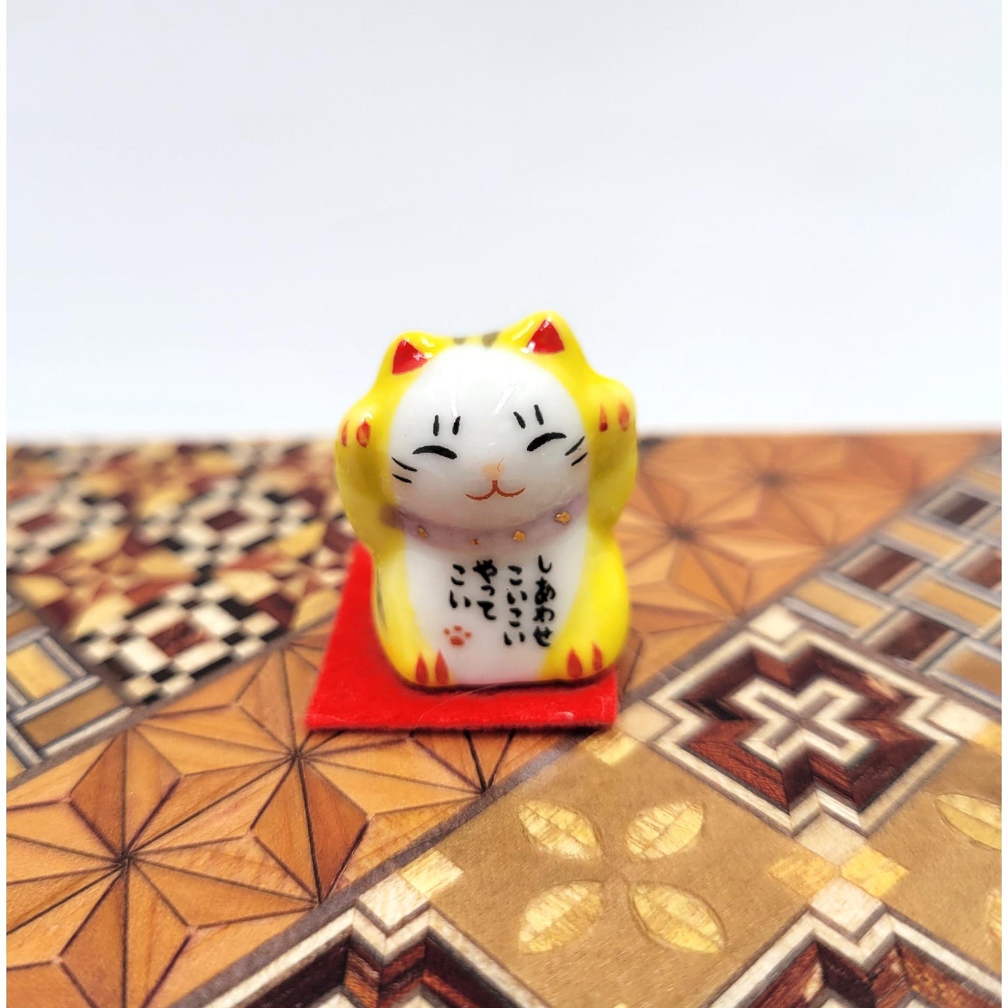 Set of 5 Tiny Maneki Neko with mat – Lucky Cats