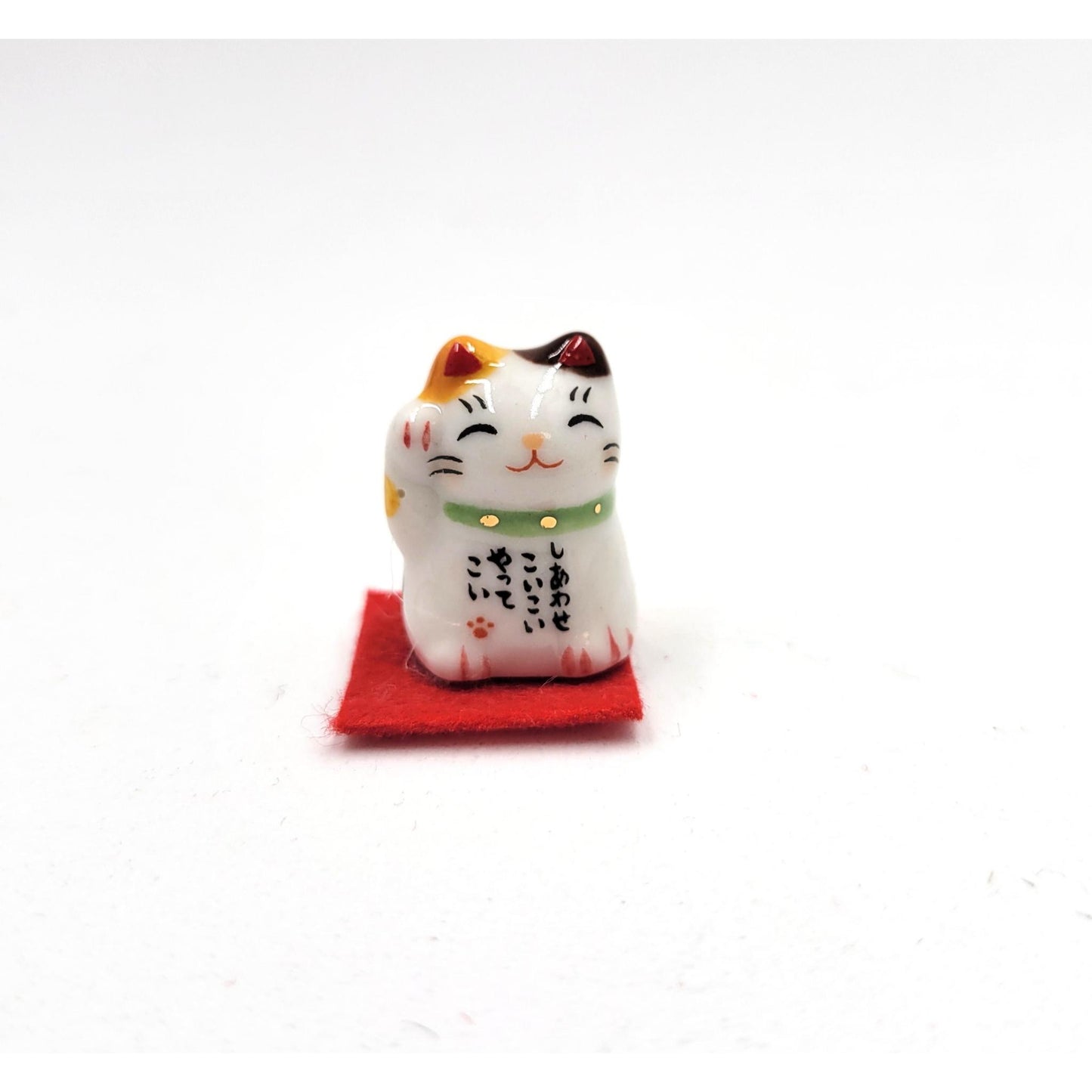 Set of 5 Tiny Maneki Neko with mat – Lucky Cats