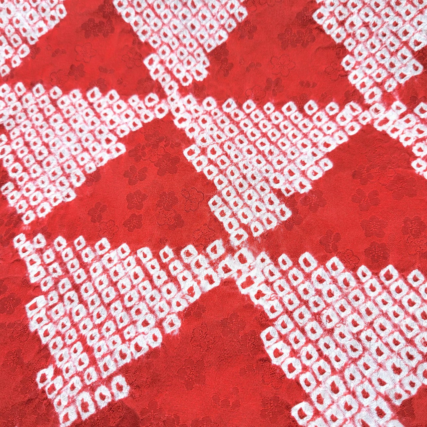 ÉCHARPE SHIBORI EN SOIE – Artisanat japonais (4 modèles)