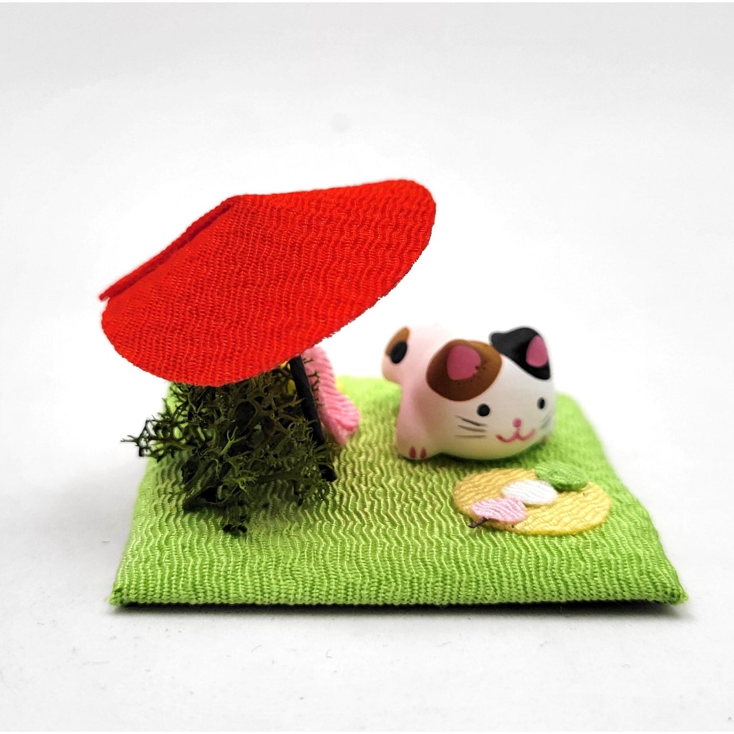 Japanese Chirmen Cat Figurine - Walk with the Cat