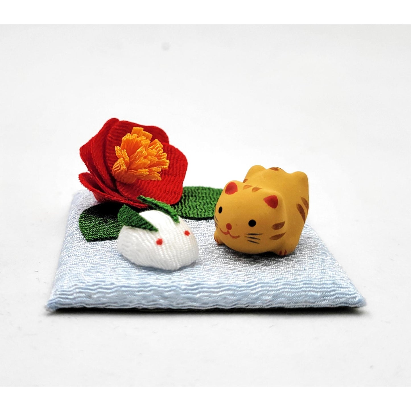 Japanese Chirmen Cat Figurine - Walk with the Cat