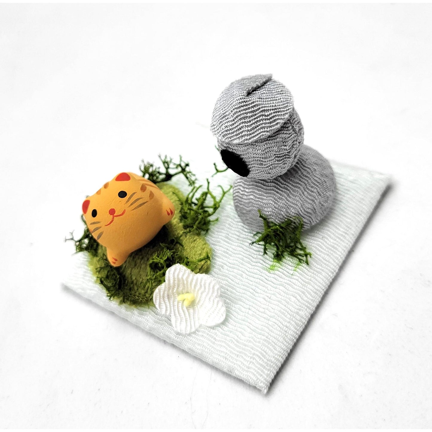 Japanese Chirmen Cat Figurine - Walk with the Cat