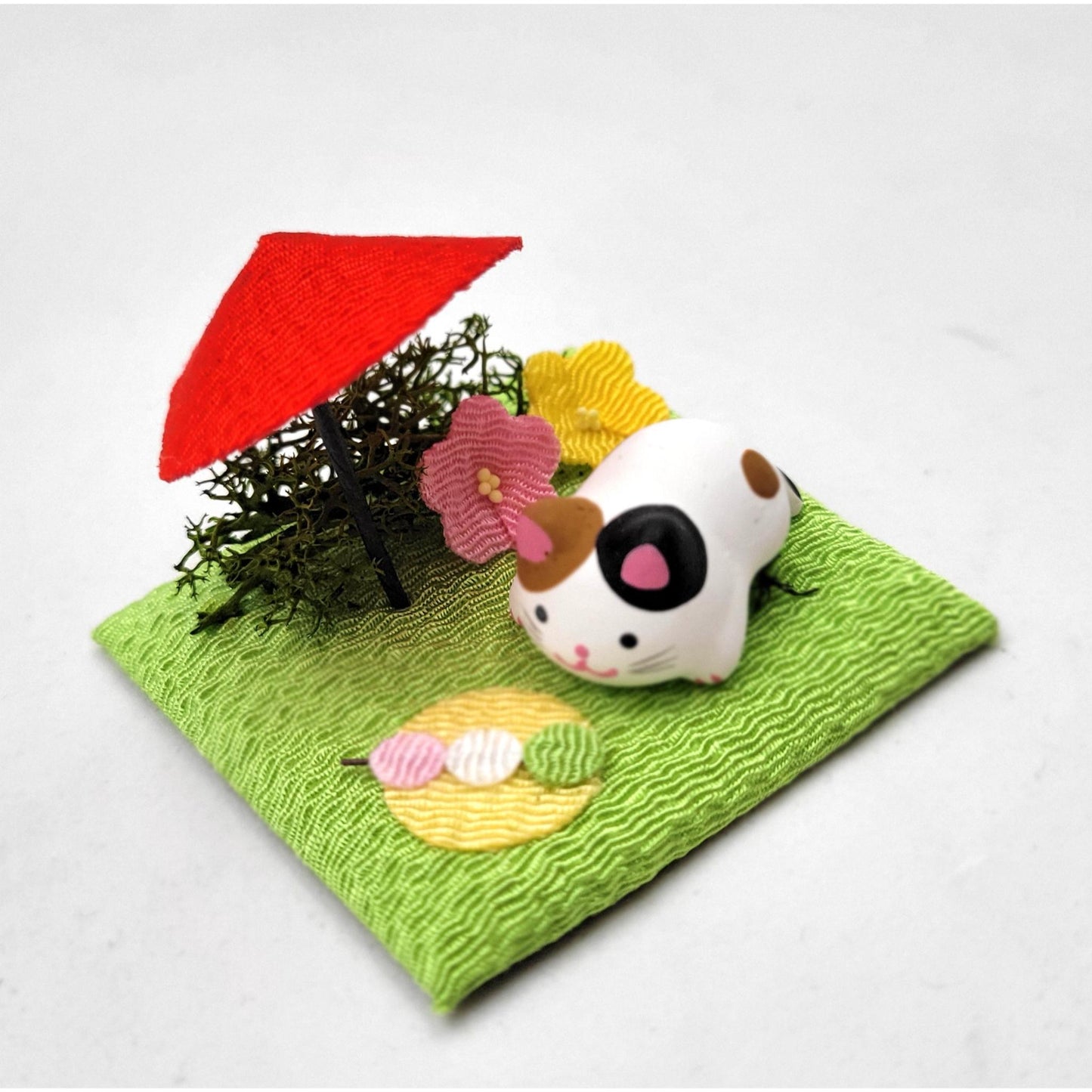 Japanese Chirmen Cat Figurine - Walk with the Cat