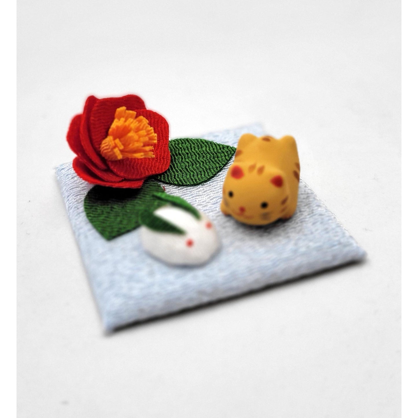 Japanese Chirmen Cat Figurine - Walk with the Cat