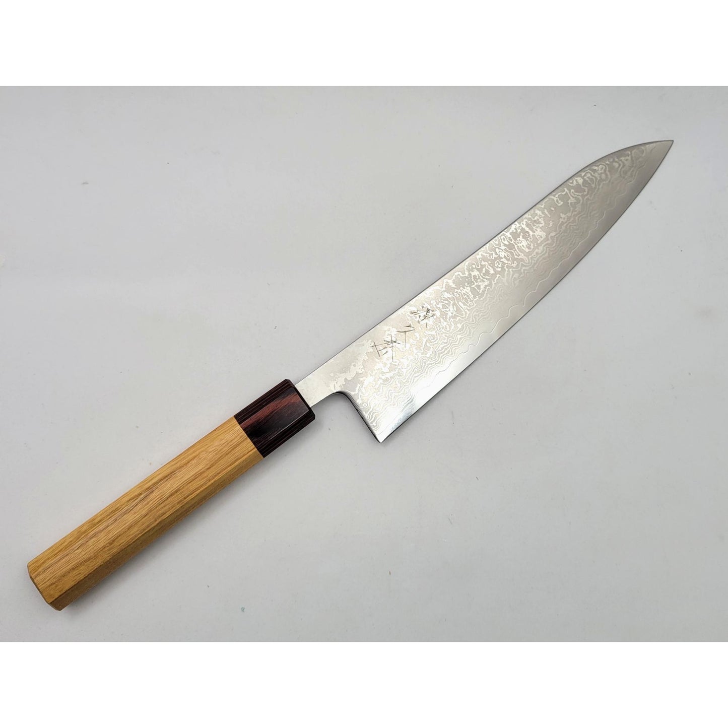 Japanese knives in hammered Damascus steel | Mahogany and Keyaki handle