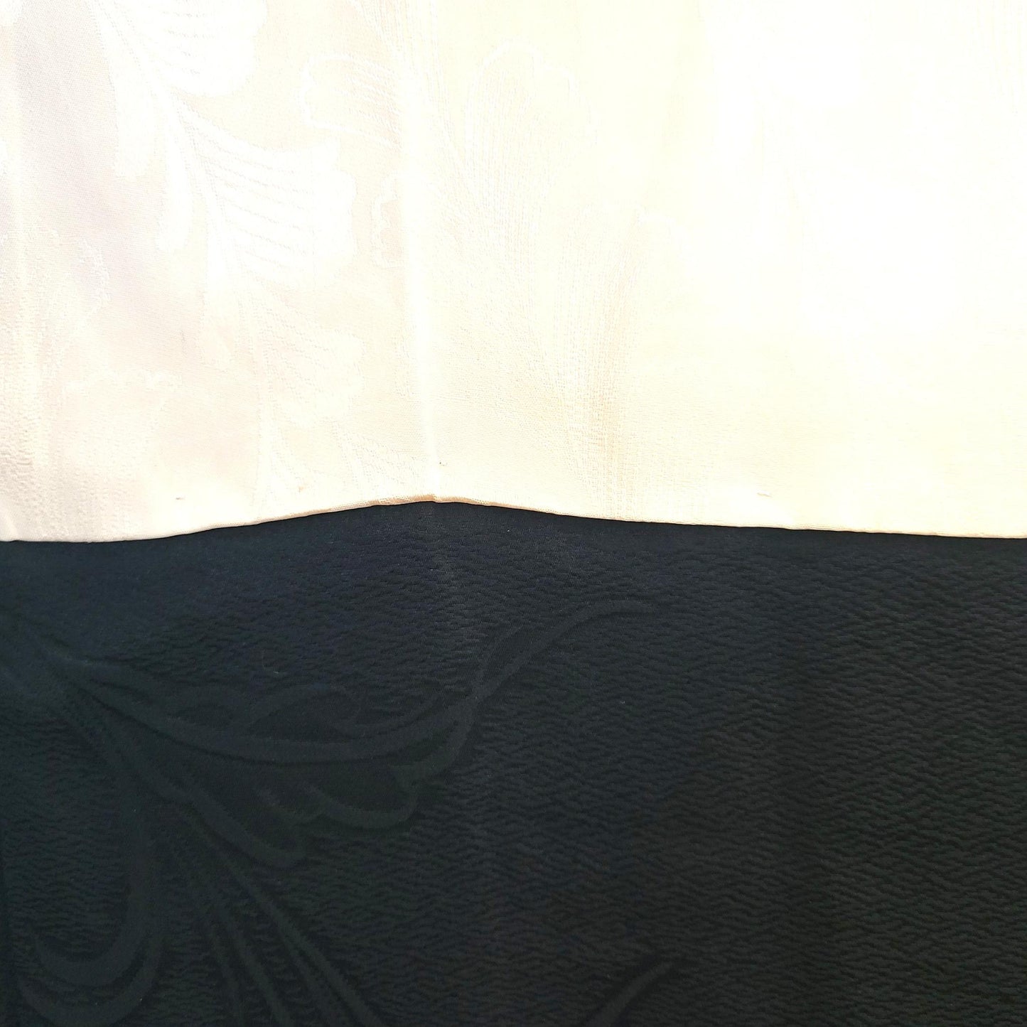 Vintage Japanese Silk Haori Jacket - Authentic Kimono Robe Noir [Inspiré du muguet]