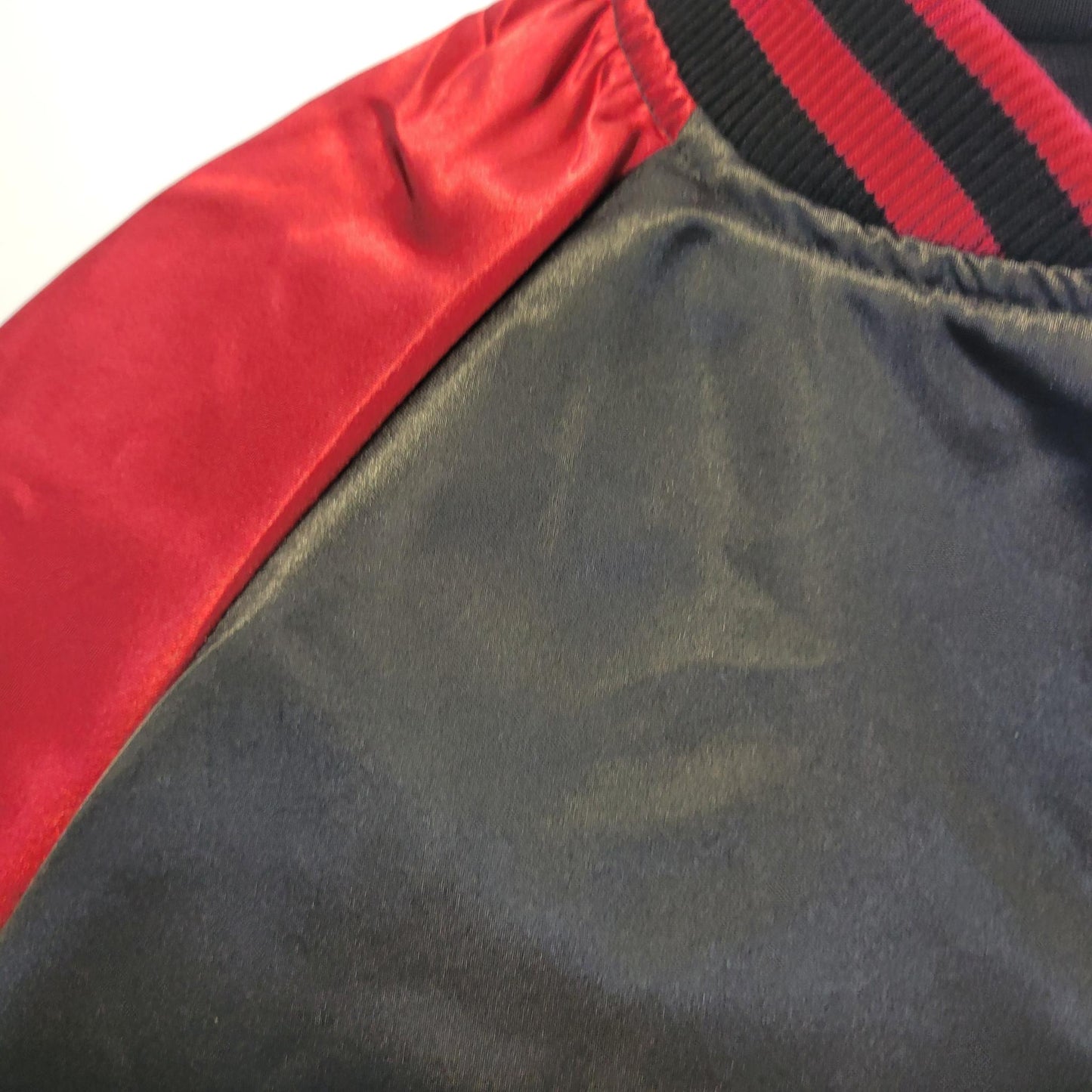Sukajan Dragon Impérial – Rouge Crimson & Noir