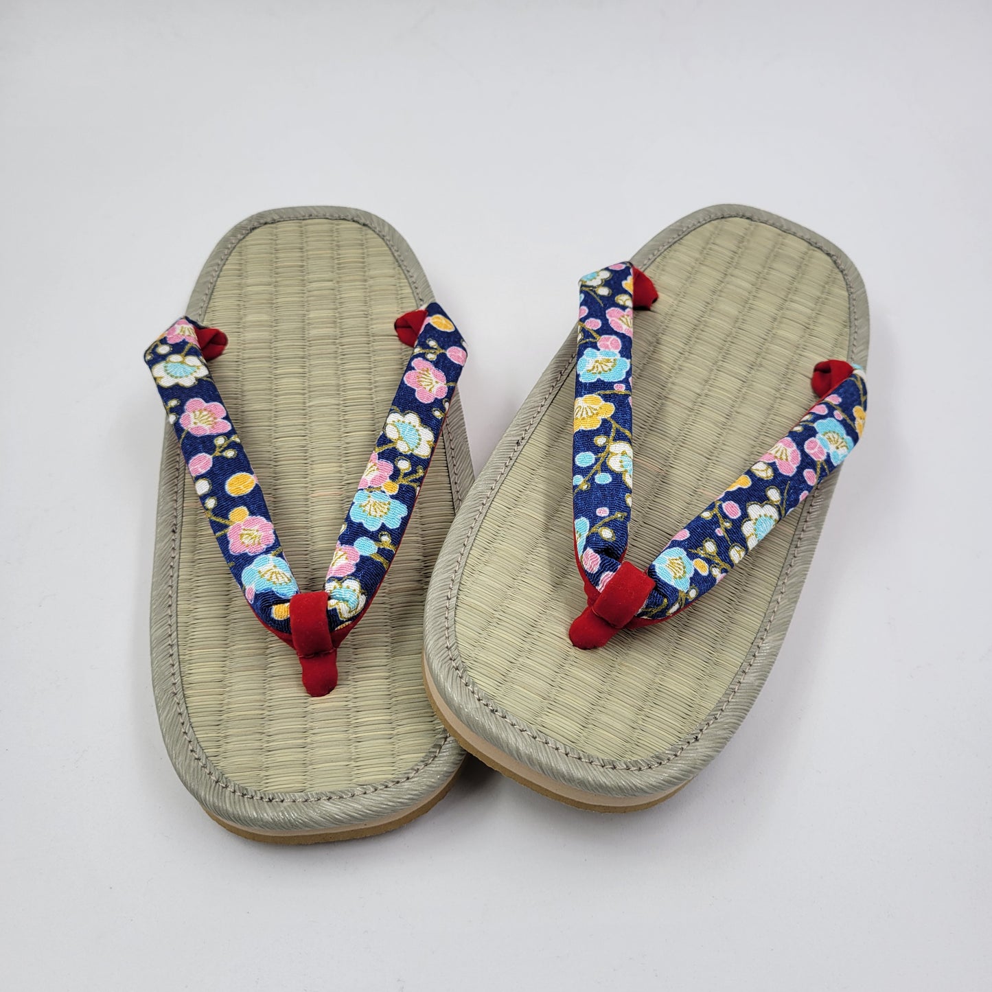Sandales japonaises "Zori" artisanales en paille de jonc