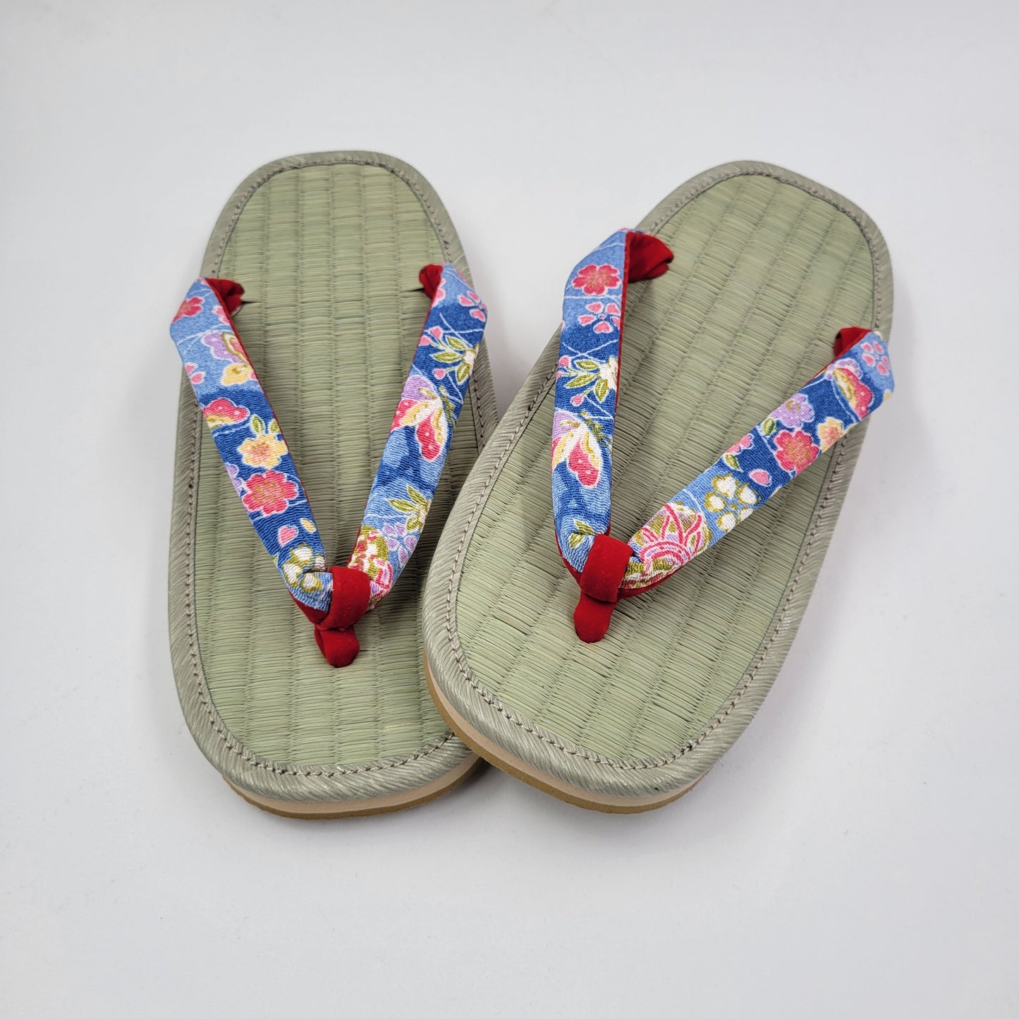 Sandales japonaises "Zori" artisanales en paille de jonc