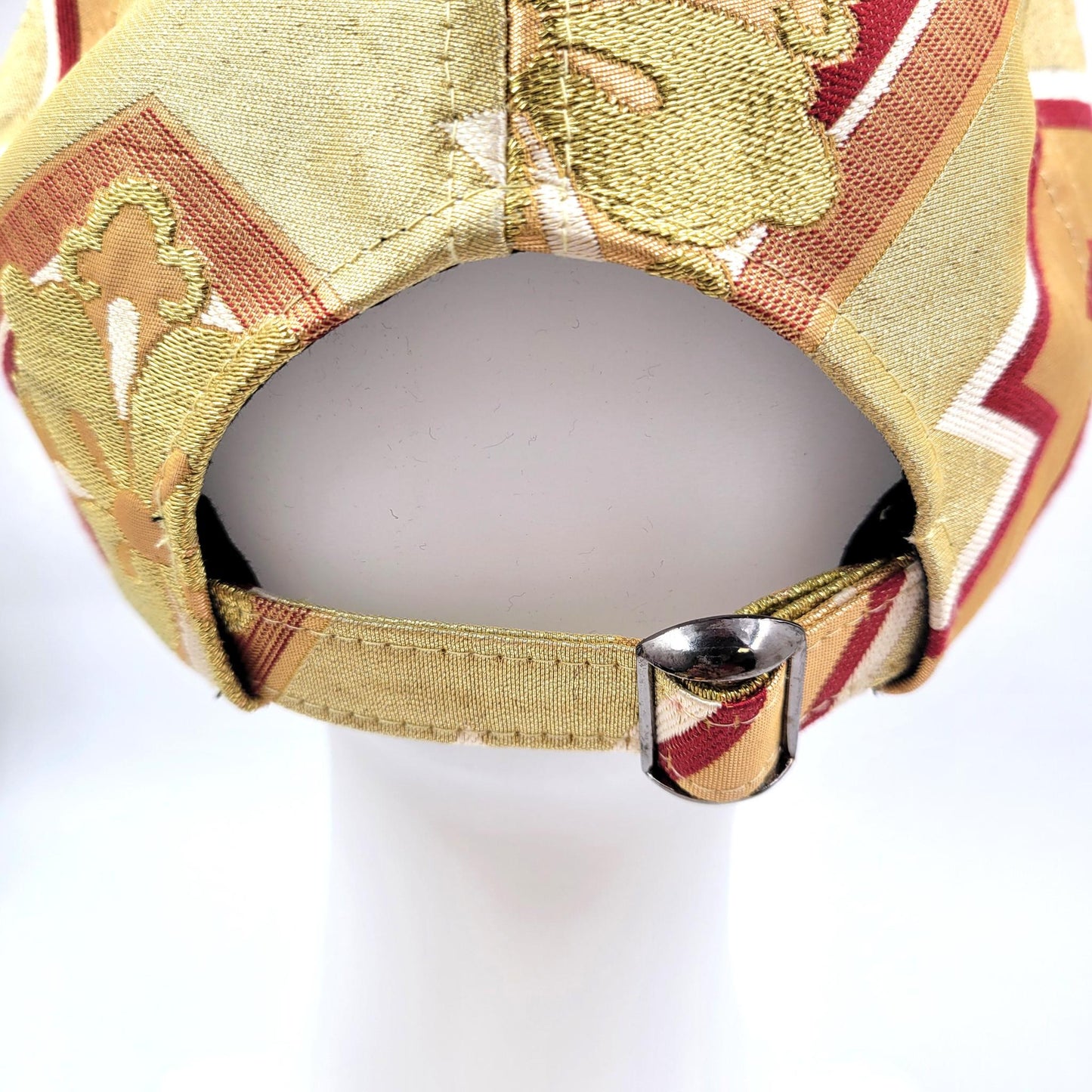 Casquette OBI – Motif Pin Éternel & Géométrie Royale