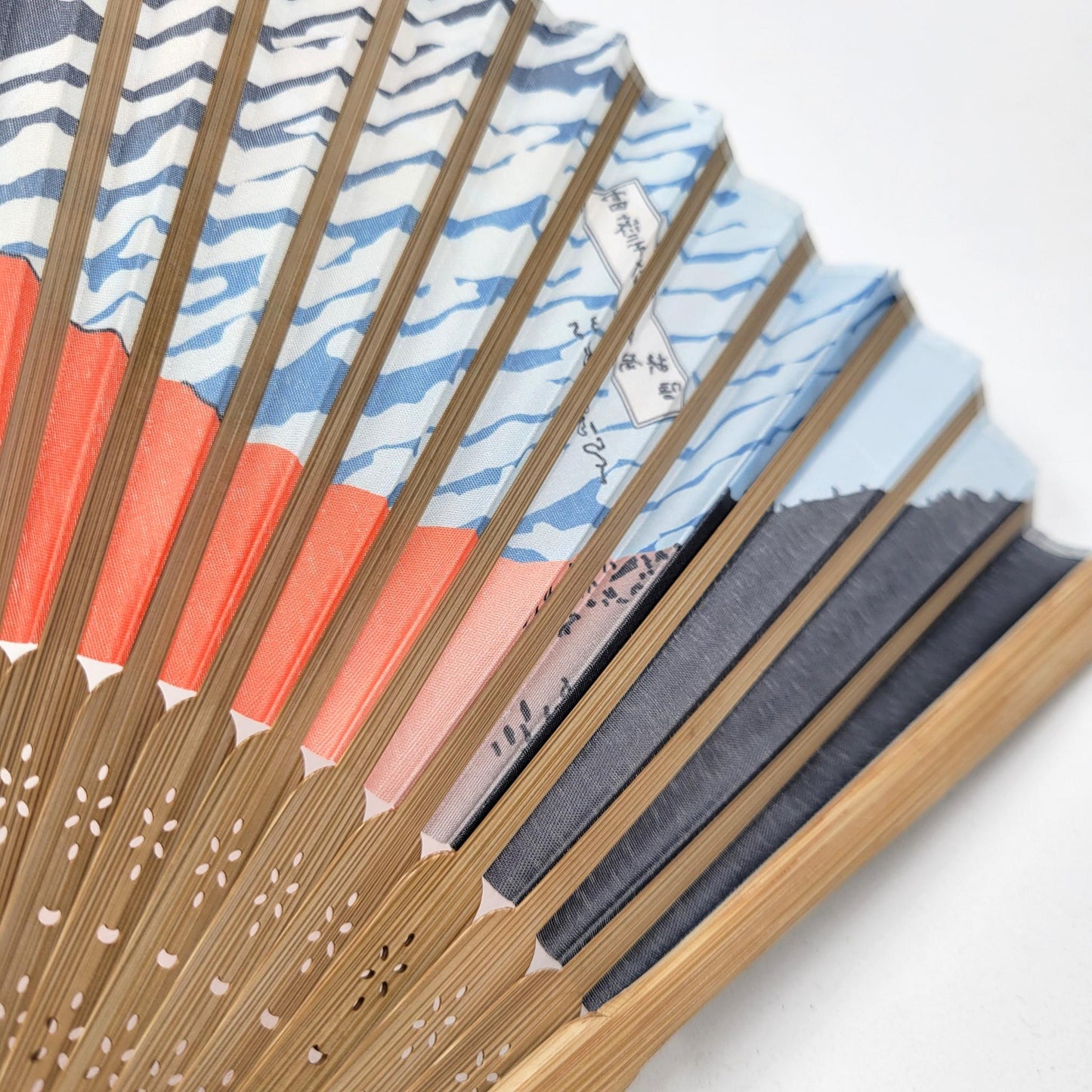 Collection Eventail AOI - Motif UKIYOE Japonais HOKISAI-Le Mont Fuji rouge et les vagues