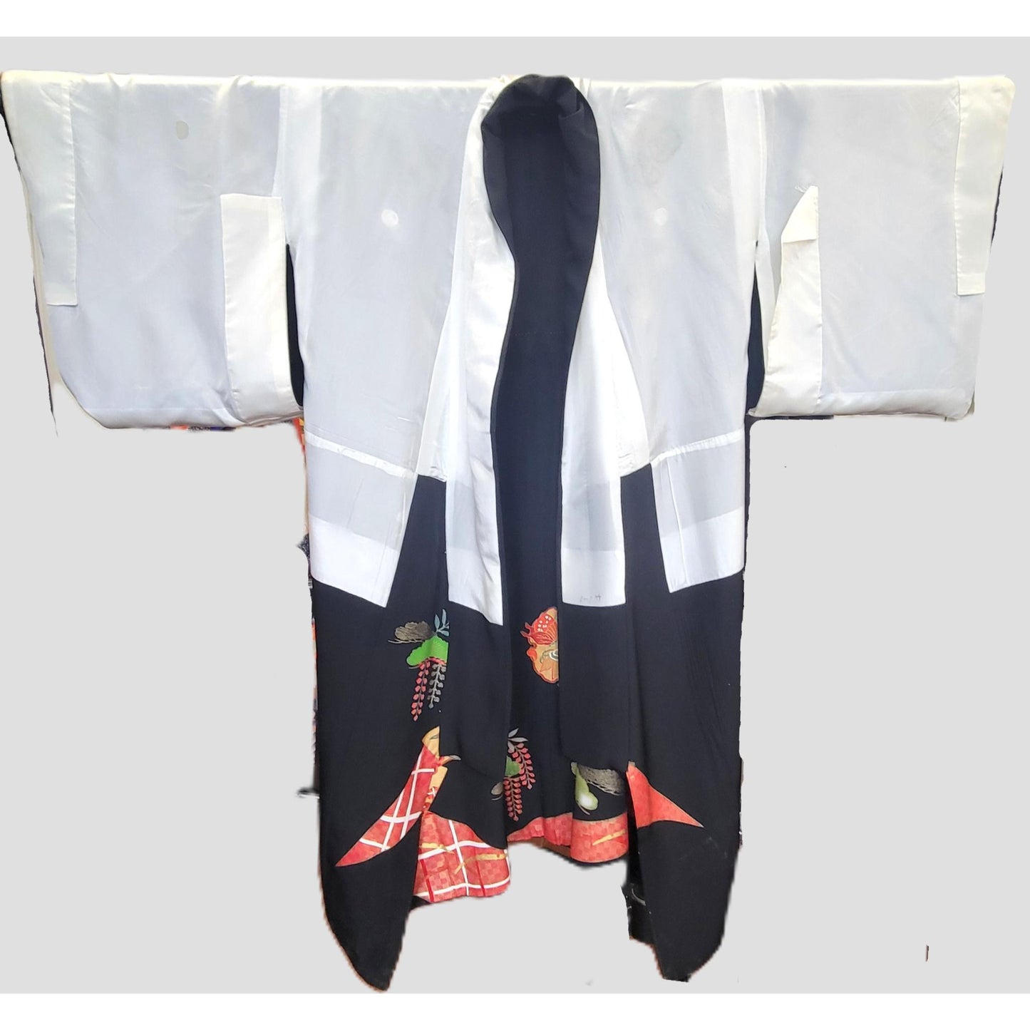 Veste Kimono Longue d'Exception – Noir Profond et Motifs Traditionnels d'Éventails et de Pins