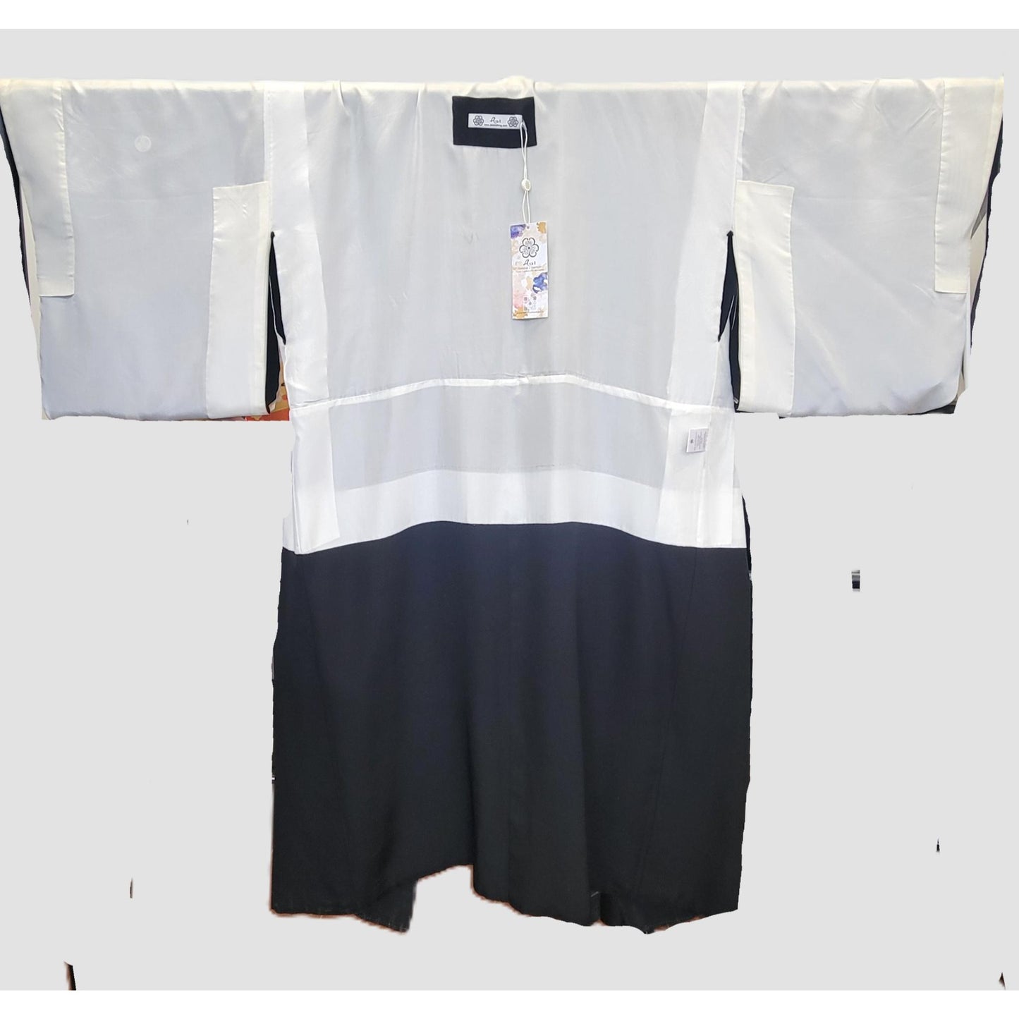 Veste Kimono Longue d'Exception – Noir Profond et Motifs Traditionnels d'Éventails et de Pins
