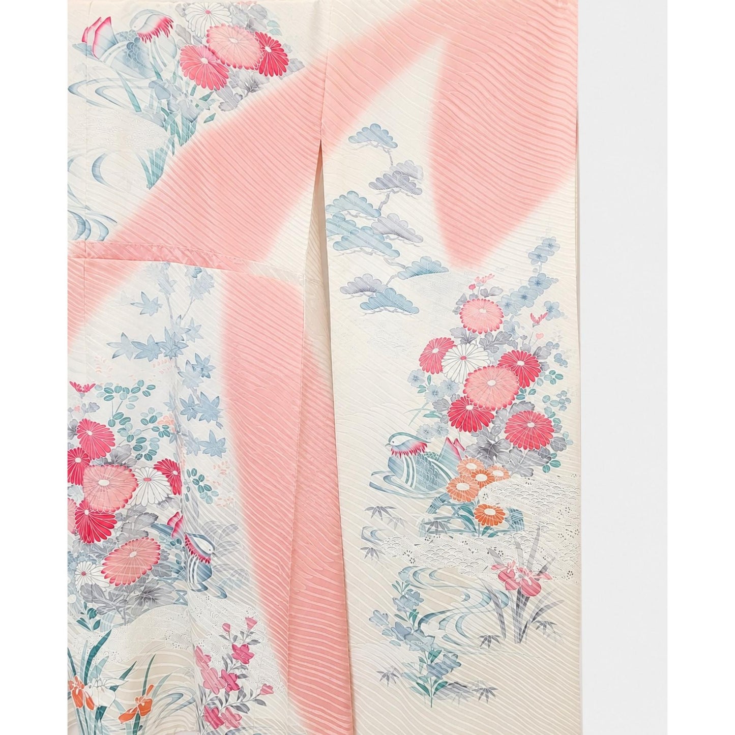 Veste Kimono Longue Poétique – Tons Crème et Rose Poudré aux Motifs Floraux Délicats