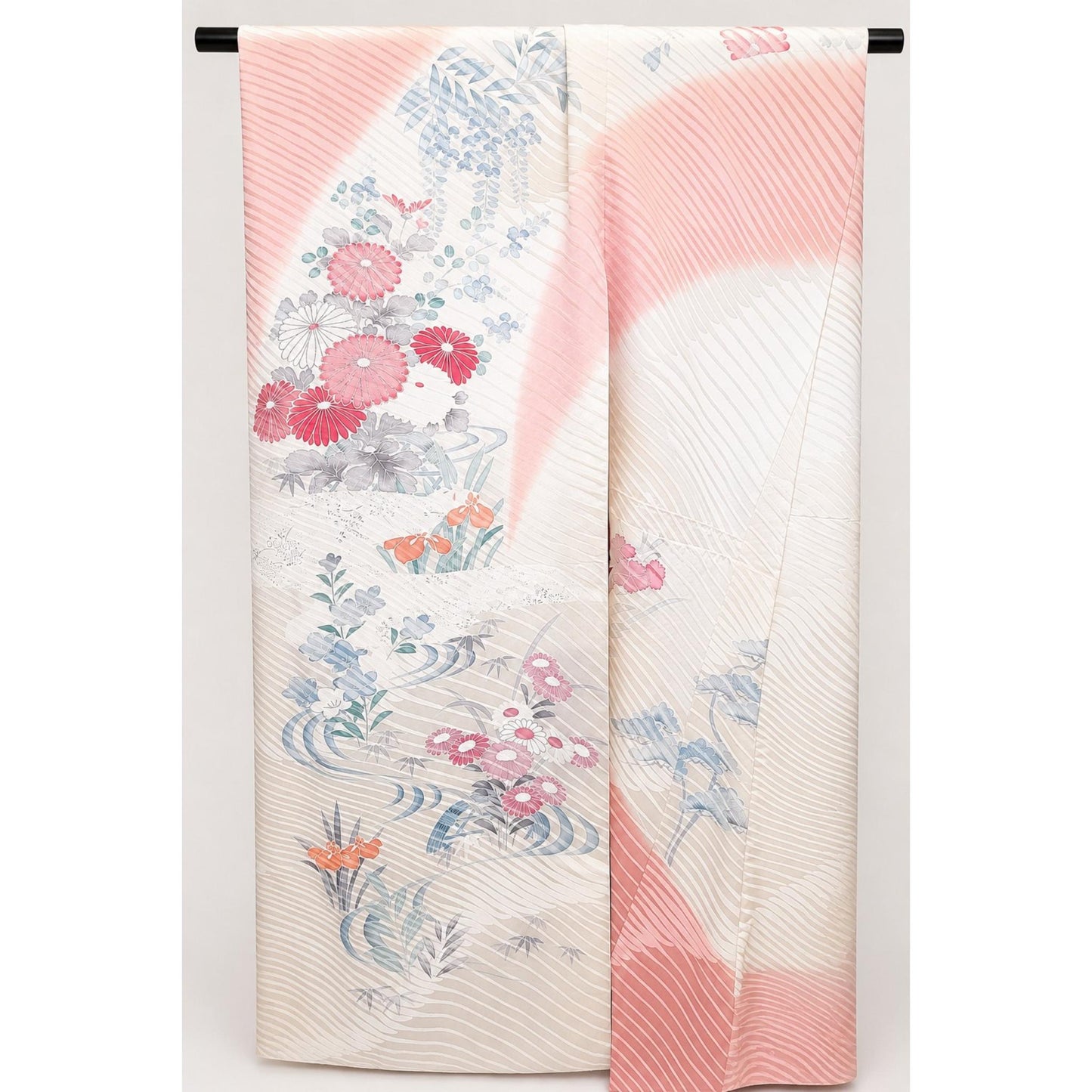 Veste Kimono Longue Poétique – Tons Crème et Rose Poudré aux Motifs Floraux Délicats