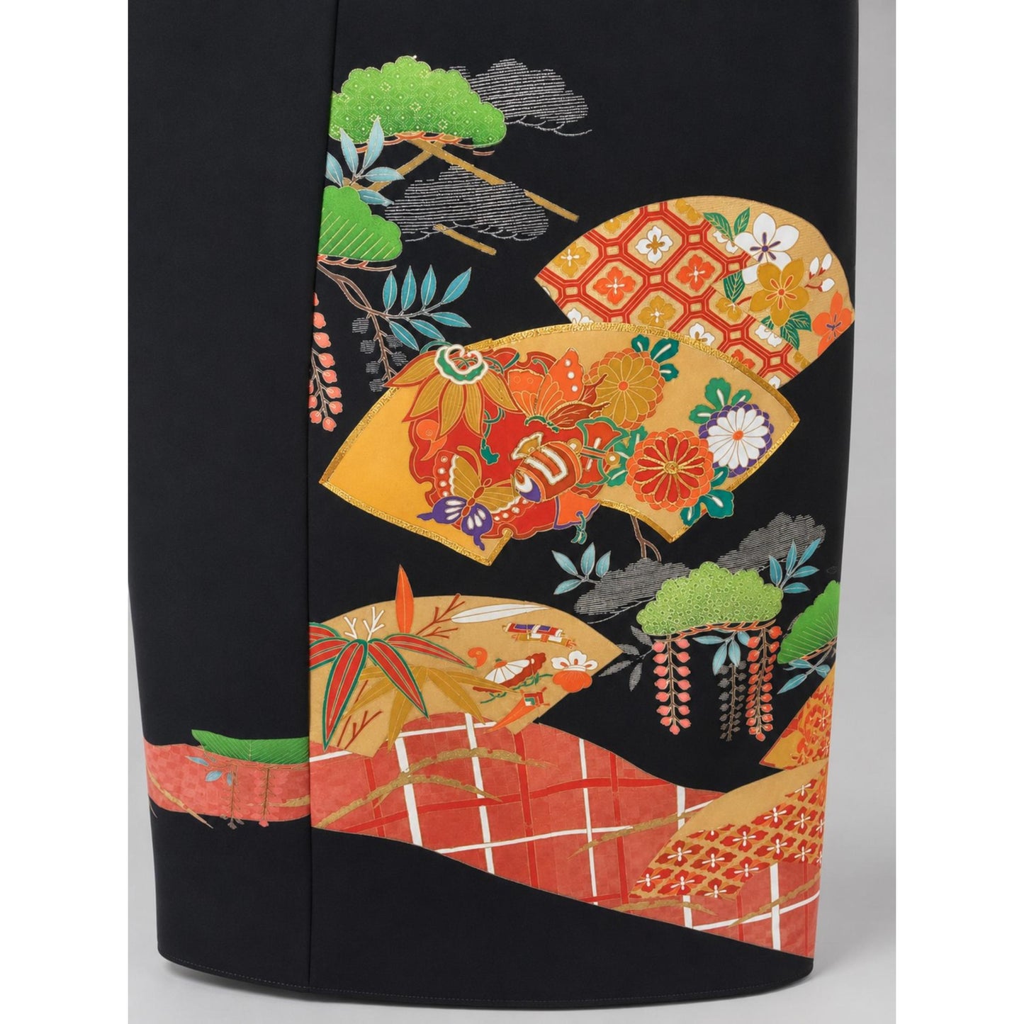 Veste Kimono Longue d'Exception – Noir Profond et Motifs Traditionnels d'Éventails et de Pins