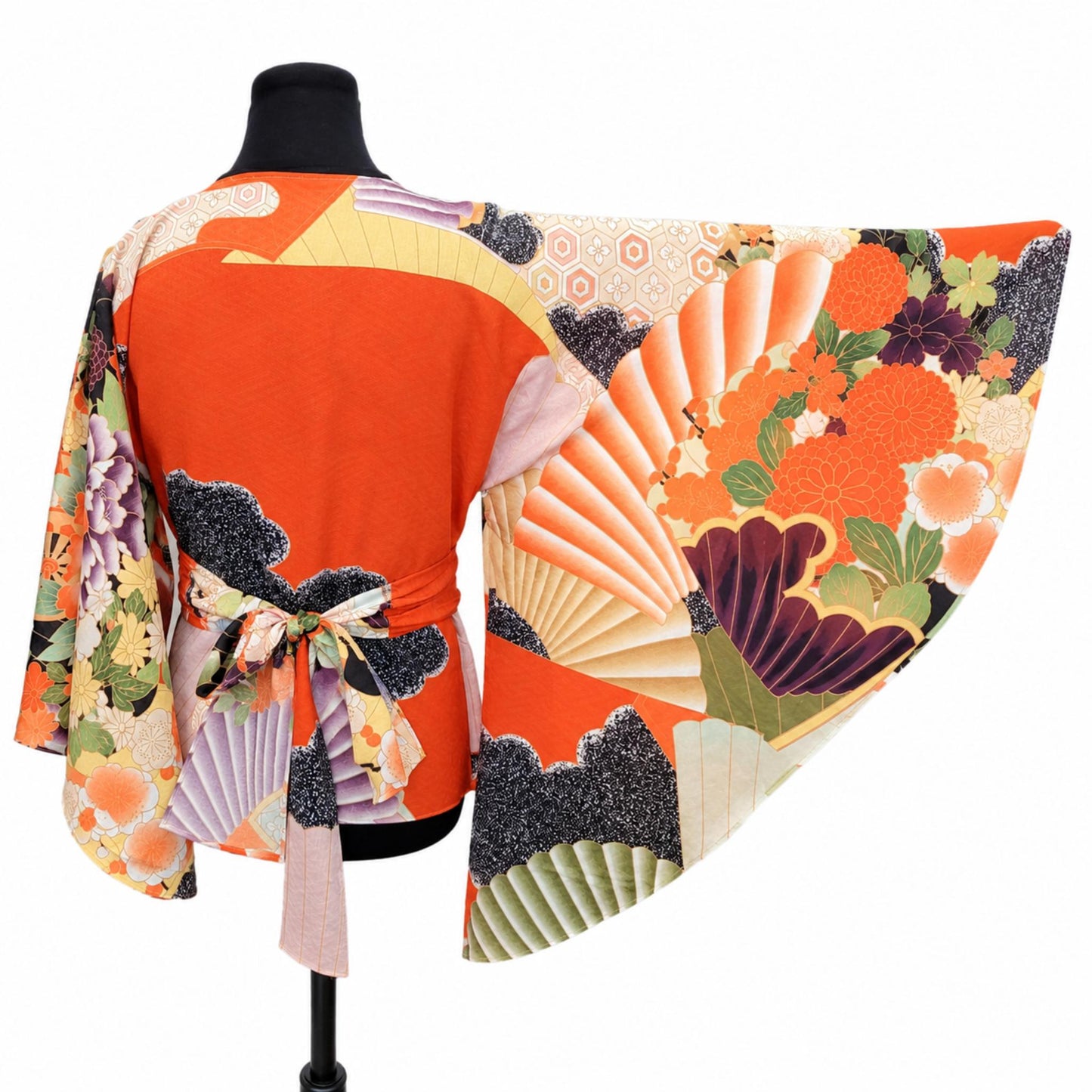 Blouse Cache-Cœur Style Kimono – Motifs Traditionnels Japonais et Manches Fluides Noir