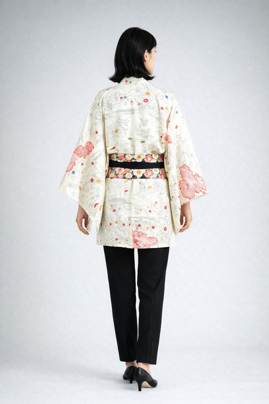 Vintage Japanese Silk Haori Jacket - Authentic Kimono Robe Blanc [Feuilles d’automne et petites fleurs]