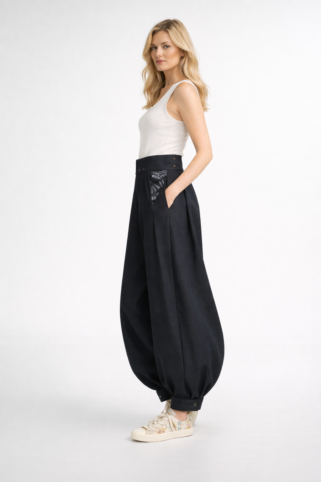 Pantalon Hakama Japonais – Coupe Large et Élégante - Noir élégant.