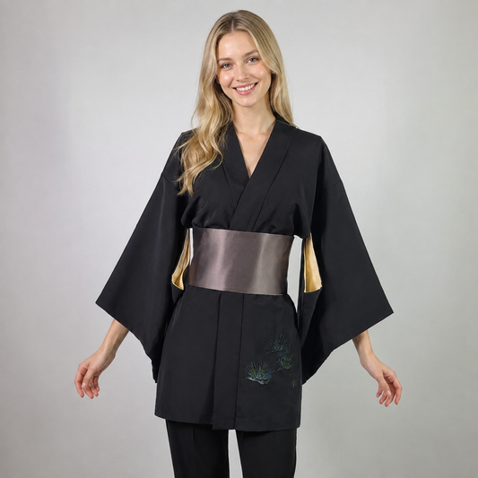 Veste Haori Vintage en Soie – Kimono Japonais Authentique – Pins et Camélias