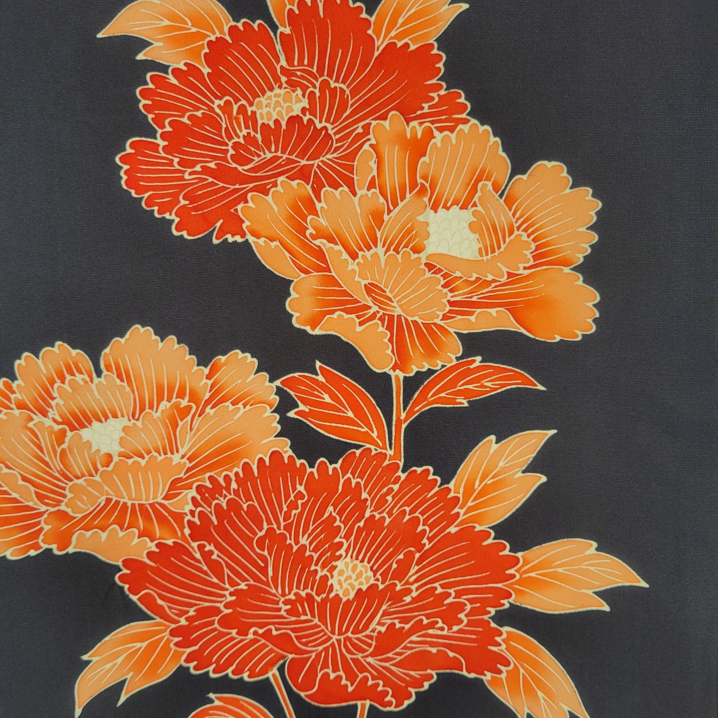 Veste Haori Vintage en Soie – Kimono Japonais Authentique – Pivoines Rouges et Oranges
