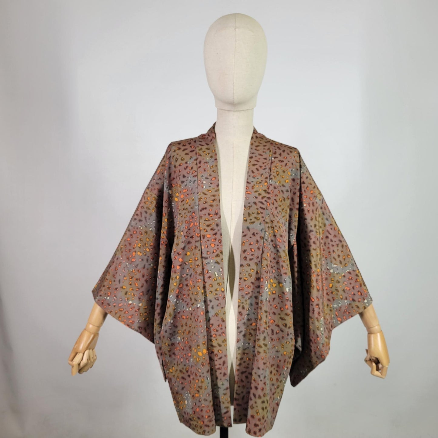 Veste Haori Vintage en Soie – Kimono Japonais Authentique – Moucheté Multicolore