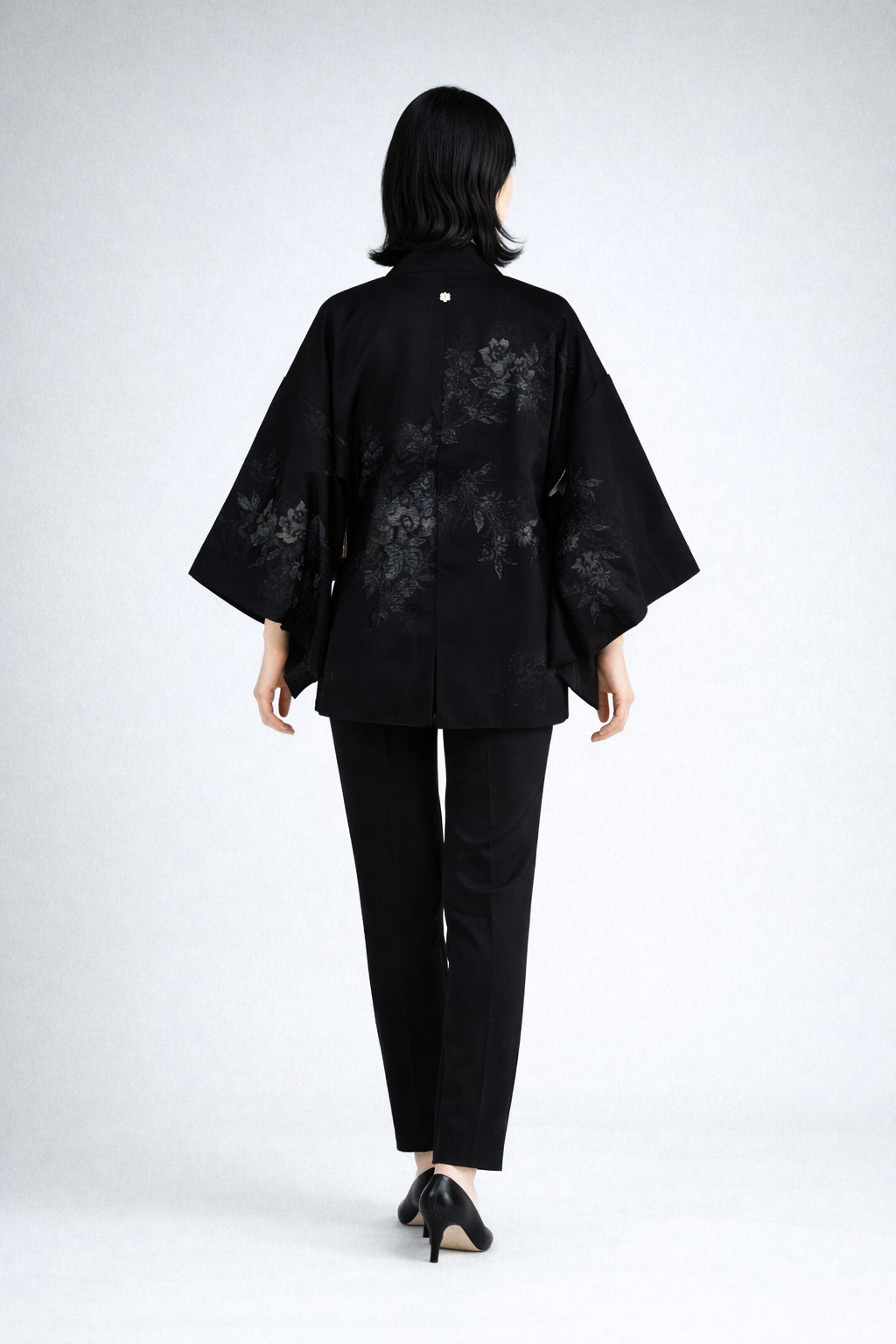 Vintage Japanese Silk Haori Jacket - Authentic Kimono Robe Noir [Des roses]