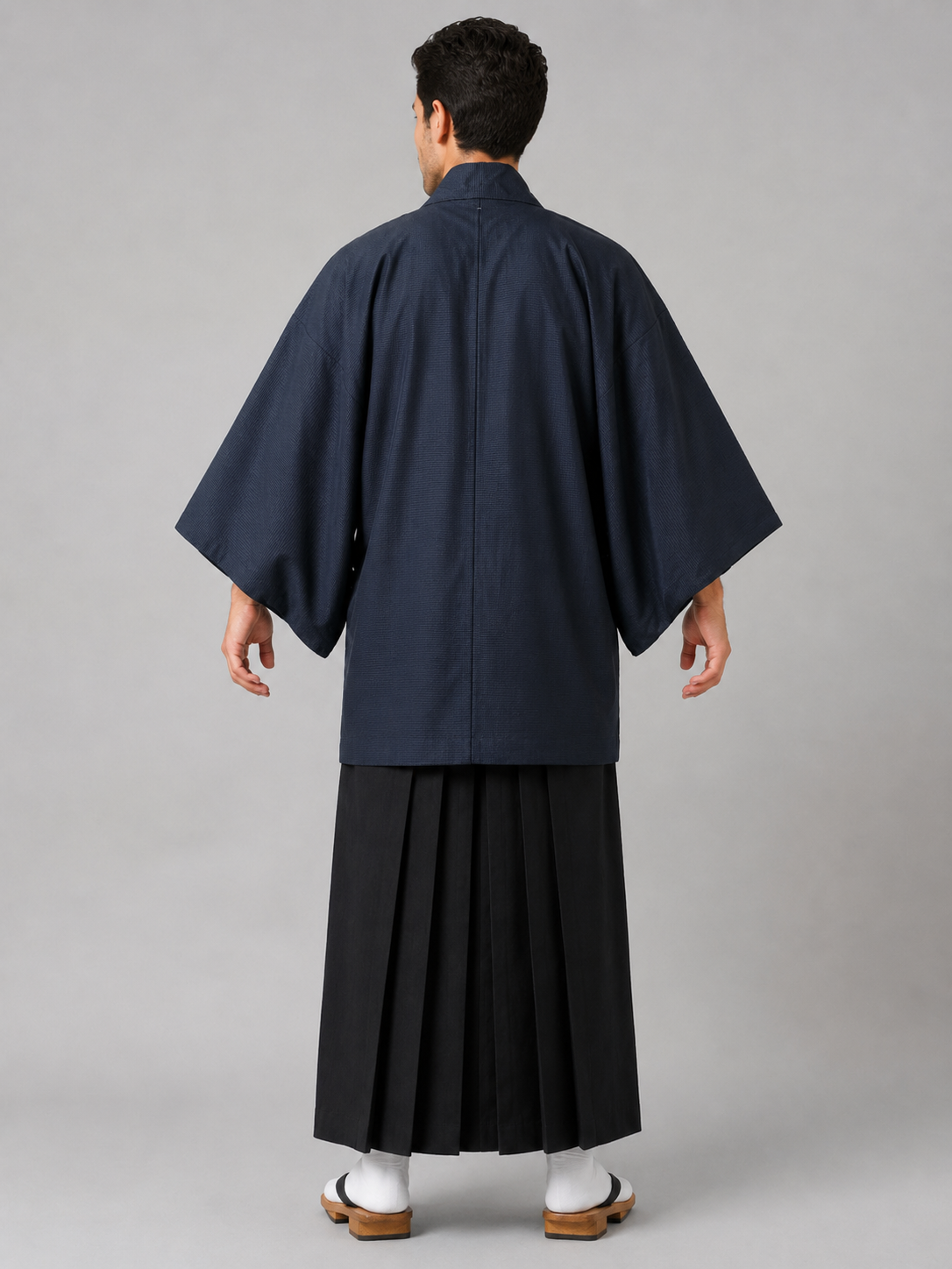 Veste Haori Traditionnelle pour Homme – Bleu Indigo Épuré et Tissage Texturé