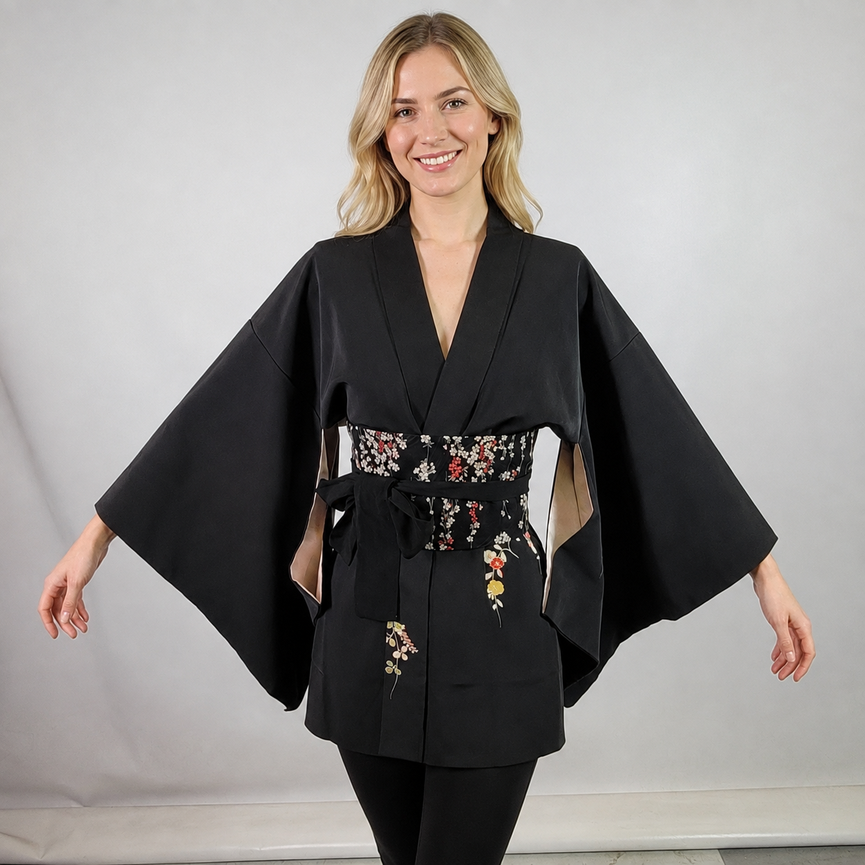 Veste Haori Vintage en Soie – Kimono Japonais Authentique – Fleurs Multicolores