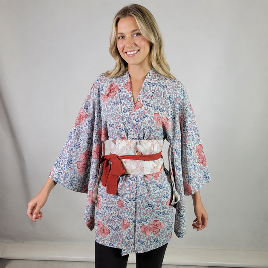 Veste Haori Vintage en Soie – Kimono Japonais Authentique – Jardin Floral Rouge et Bleu
