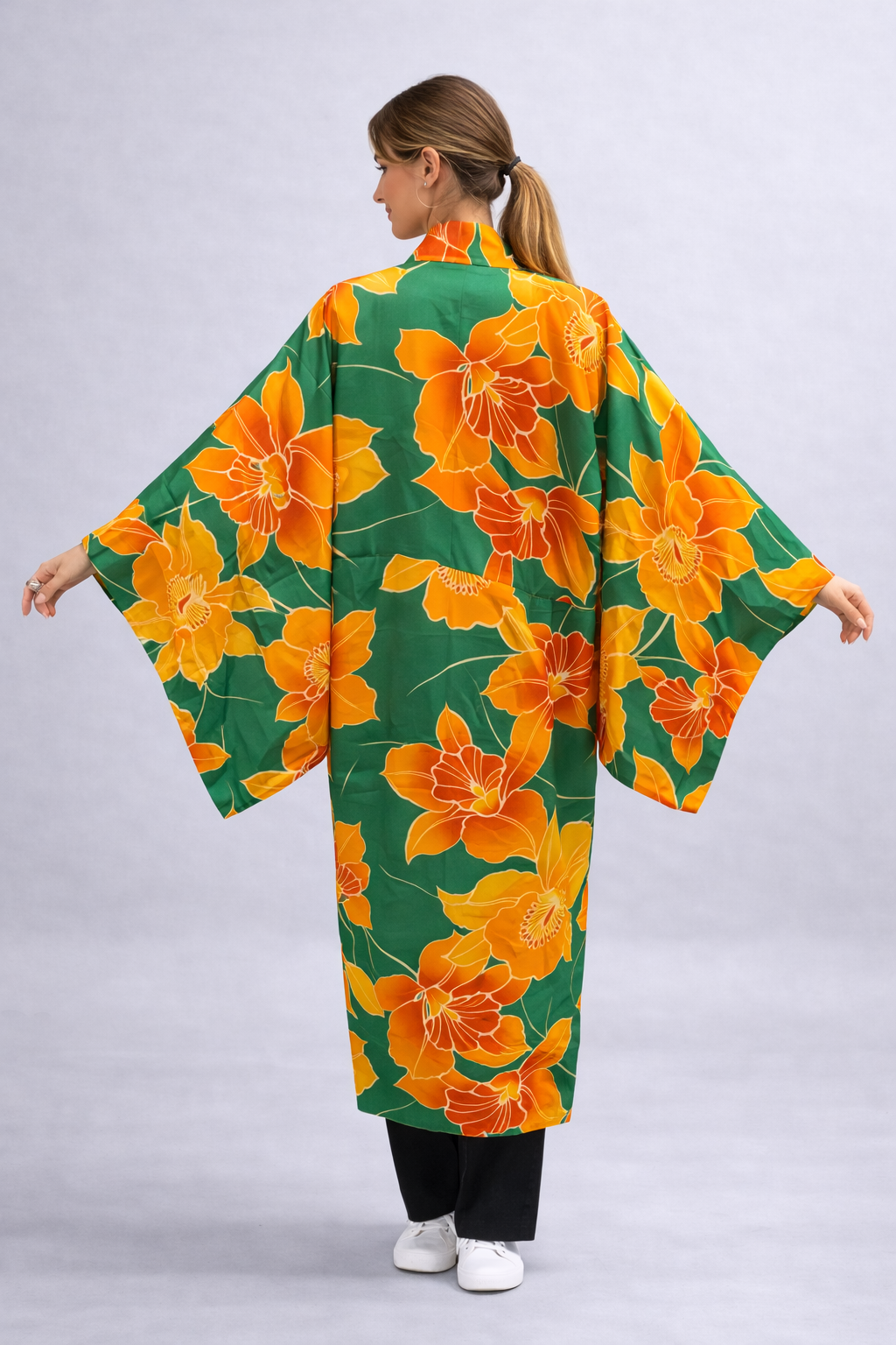 Veste Kimono Longue en Soie Vintage – Création Upcyclée avec Poches [Vitalité Verte]