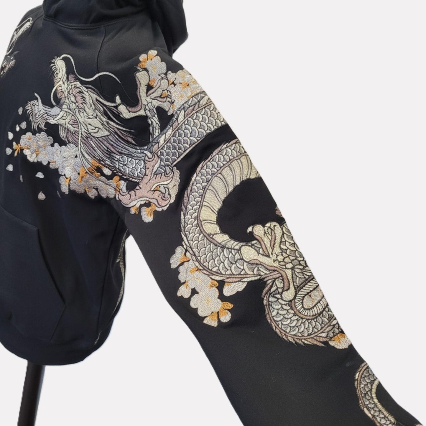 Hoodie Dragon Céleste bleu & Lune Dorée - Confort et Style Ancestral