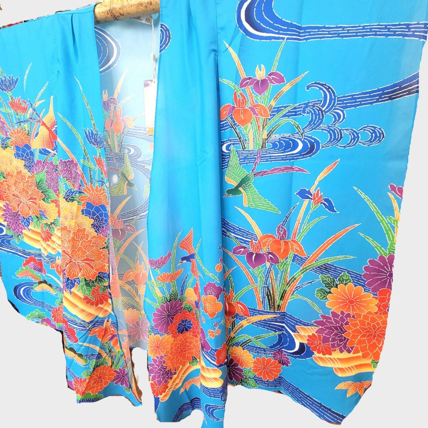 Kimono Cardigan Fluide en Soie – Bleu Éclatant à Motifs Floraux Traditionnels Bleu clair