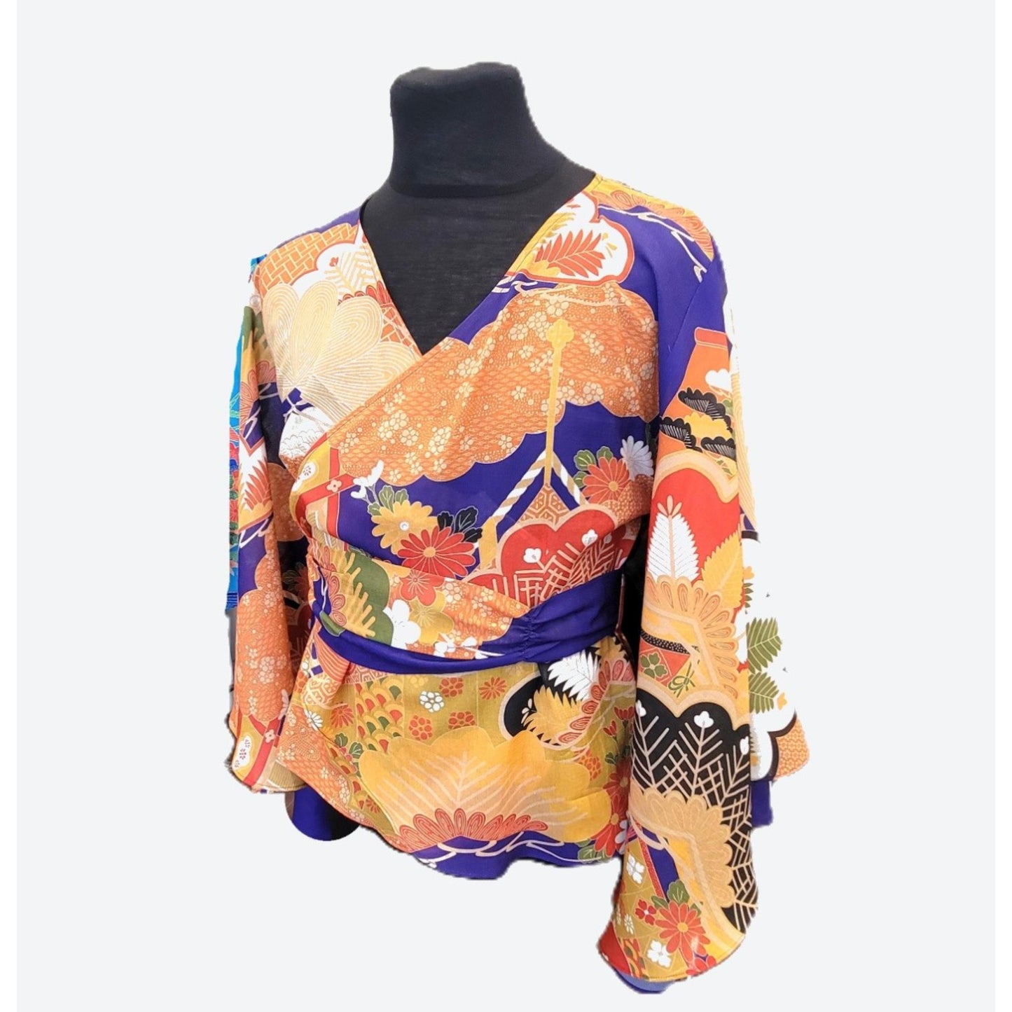 Blouse Cache-Cœur Style Kimono – Motifs Traditionnels Japonais et Manches Fluides Bleu