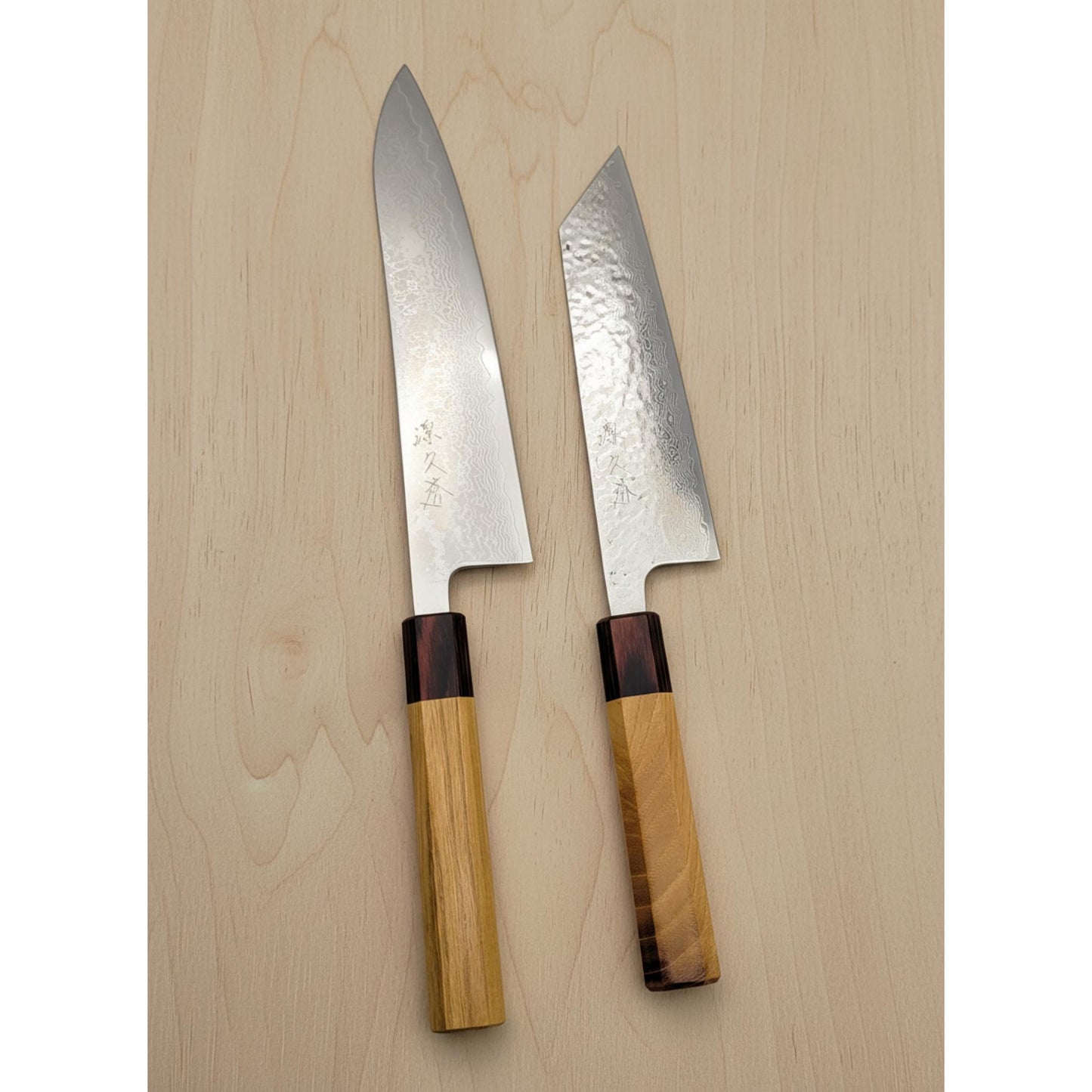 Japanese knives in hammered Damascus steel | Mahogany and Keyaki handle