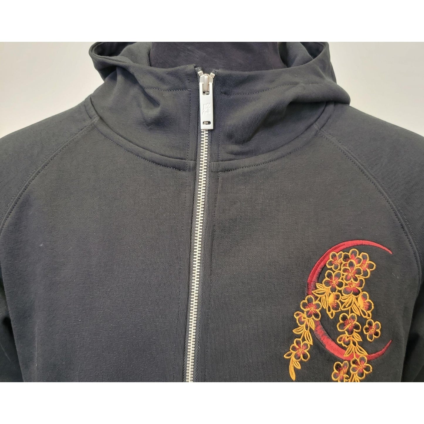 Hoodie Dragon & Lune Mystique - Élégance et Force Ancestrale